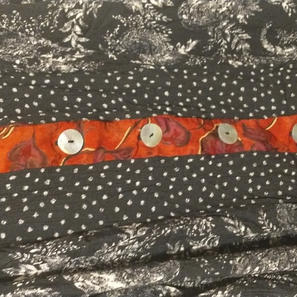 Carole Little vintage blouse size 14 red and black with shell buttons - Picture 3 of 4